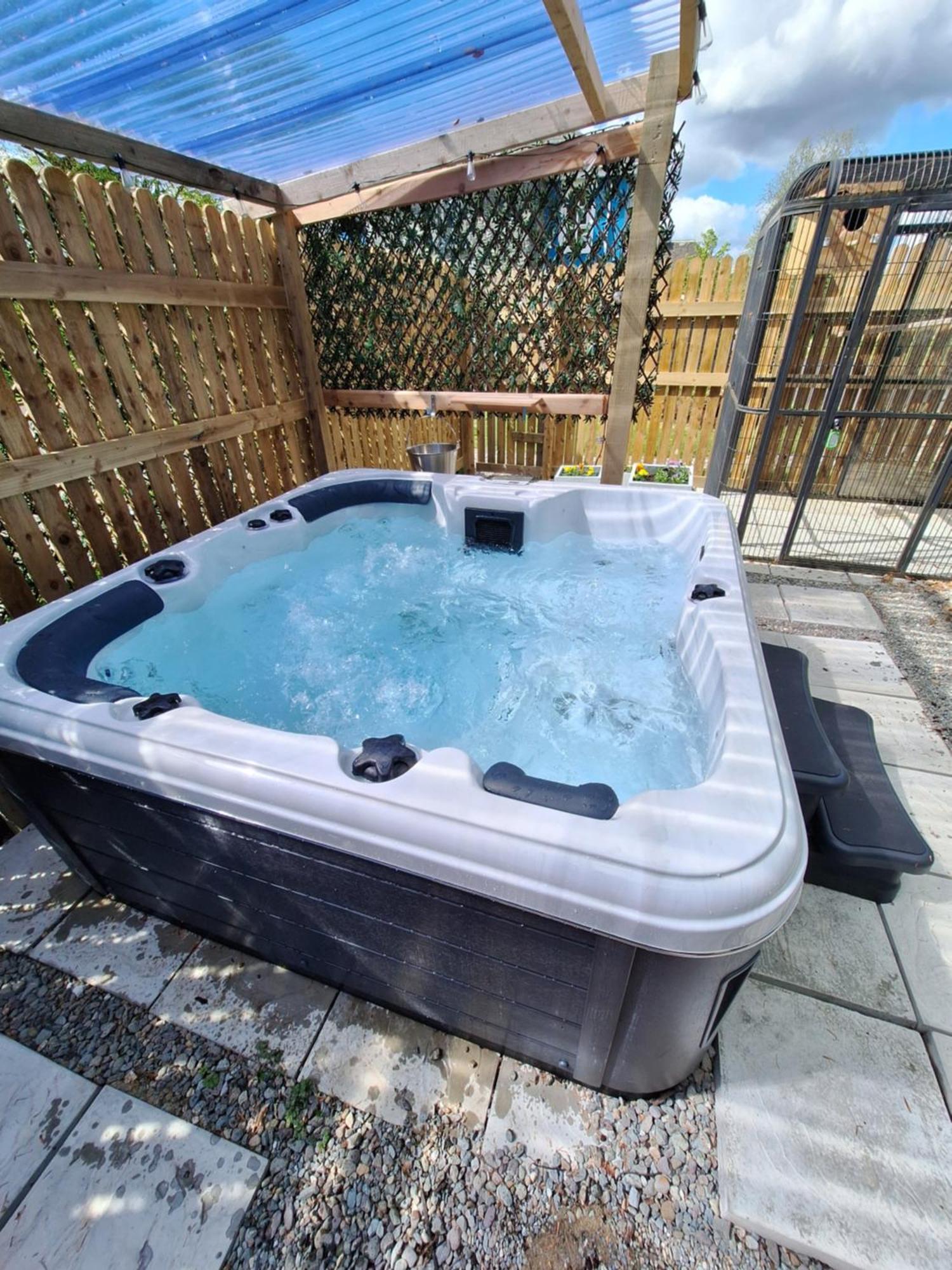 Priory Glamping Pods And Guest Accommodation 킬라니 외부 사진